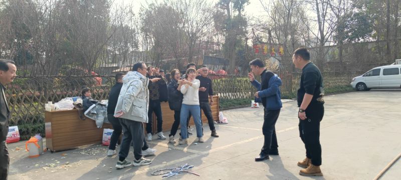 你来比划我来猜.jpg
