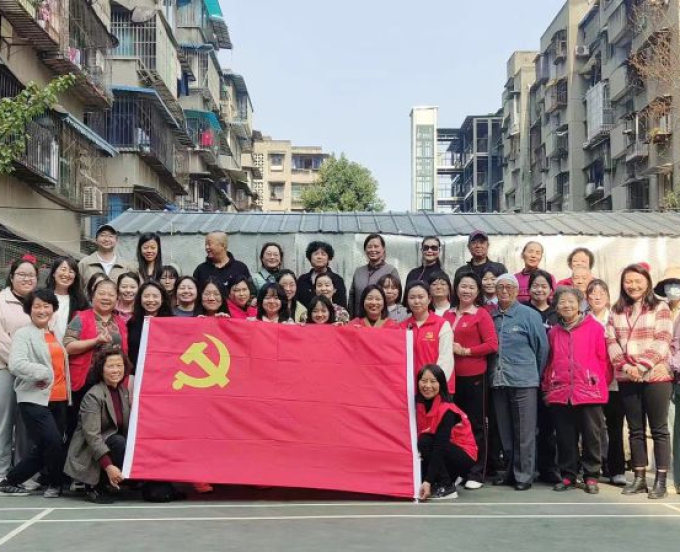 三大队财经党支部和退休二支部开展“赓续雷锋精神，践行时代使命”支部共建主题党日活动 