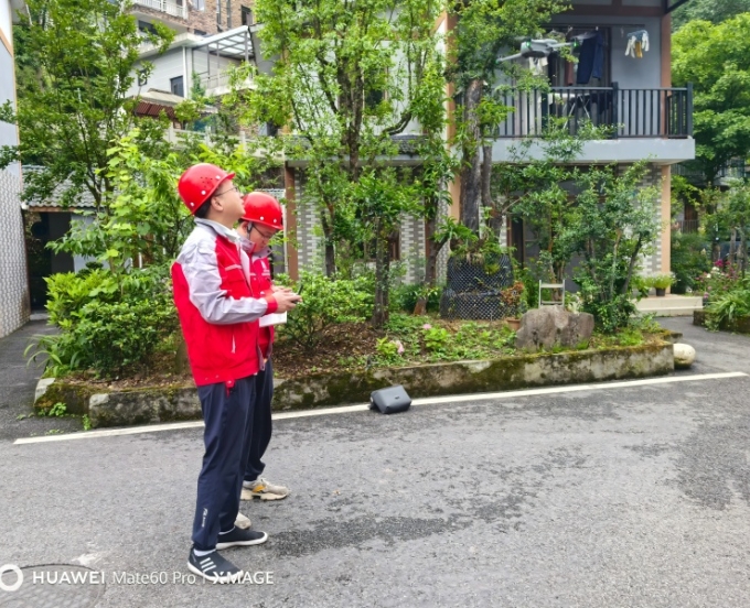 三大队迅速开展崇州市3.9级地震应急排查工作